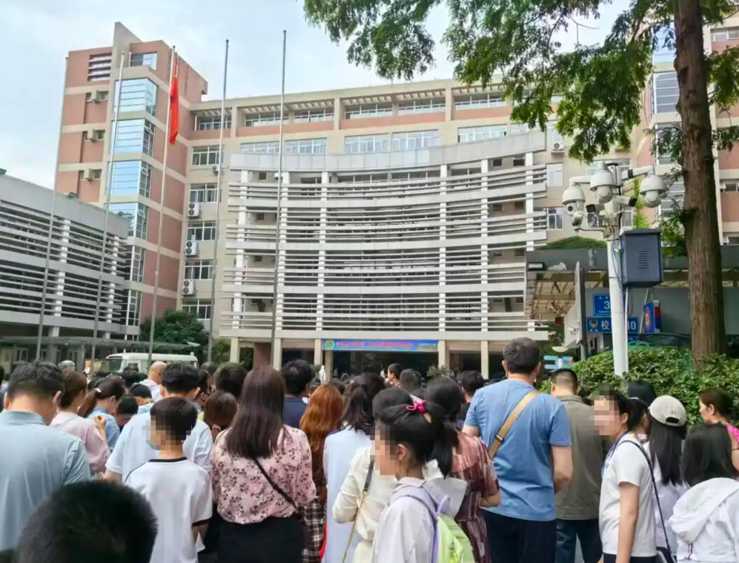 卧槽!大清洗?汤普森要离队,欧文也得走......