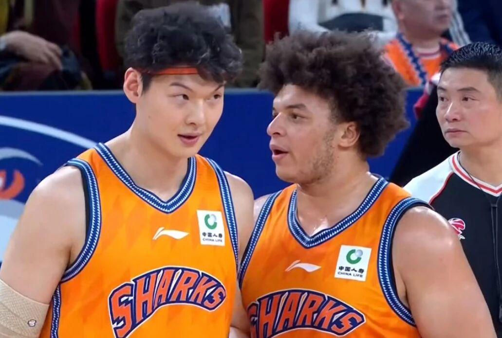 魔术师祝贺尼克斯夺冠盛赞旧将哈特