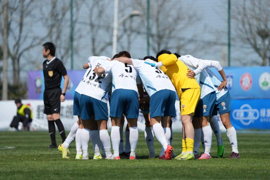 刘翔发文征求网友意见:10年了要安置我 该当教练还是买断?
