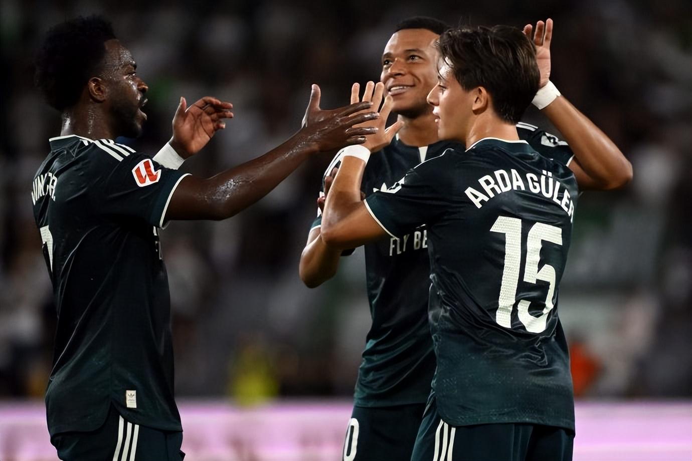 宫鲁鸣回应李月汝缺席世界杯:内线实力减了不少分